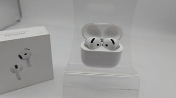 Б/в Навушники Apple airpods 4 with active noise cancellation 01-200865193