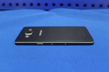 Б/в Мобільний телефон Samsung a500h galaxy a5 16gb 01-200871998