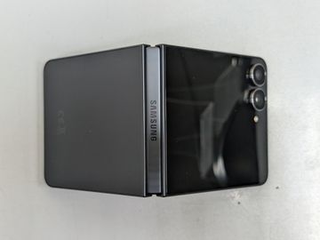 Б/в Мобільний телефон Samsung galaxy flip7 12/256gb 01-200885287