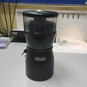 Б/в Кавомолка Delonghi kg40 01-200906919