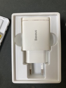 Б/у Зарядный блок Baseus compact quick charger u+c 20w white 01-201008675