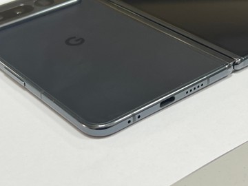 Б/в Мобільний телефон Google pixel fold 12/256gb 01-200907536