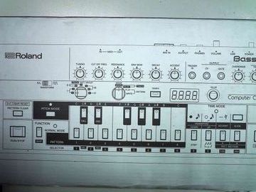 01-200578993: Roland tb-03