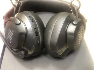 01-200637428: Jbl quantum 610