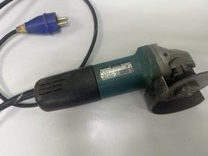 01-200744515: Makita 9558hn