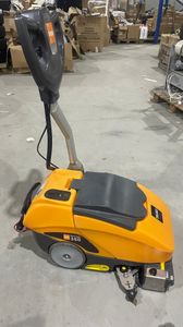 Б/у Підлогомиюча акумуляторна машина Taski swingo 350 01-200749704
