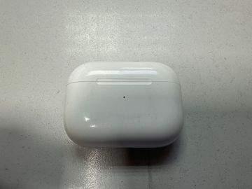 01-200789230: Apple airpods pro 2nd generation with magsafe charging case usb-c