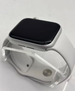 Б/в Смарт-годинник Apple watch series 6 gps aluminium case 44mm 01-200797782