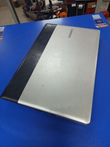 Б/в Ноутбук Samsung 15/core i3 2330m ddr3/4gb ddr3/hdd 500 gb/ssd *відсутній/geforce gt520m 01-200810358