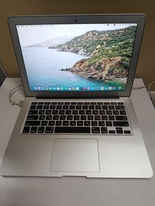 Б/в Ноутбук Apple macbook air 2015 a1466 13,3" core i5 1.6ghz/ ram8gb/ ssd1tb/hd 6000 01-200874047