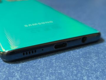 Б/в Мобільний телефон Samsung a515f galaxy a51 6/128gb 01-200888125