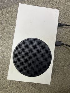 Б/у Игровая приставка Microsoft xbox series s 512gb 01-200922809