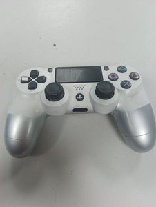 Б/у Геймпад Sony dualshock 4 v2 01-201001777