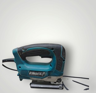 Б/в Електролобзик Makita jv0600k 01-200991237