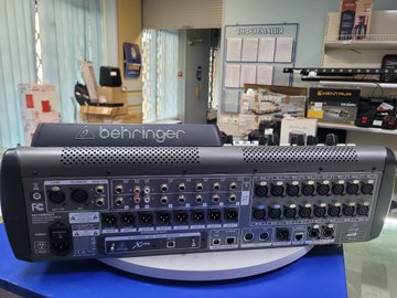 Б/в Мікшерний пульт Behringer x32 compact 01-201004234