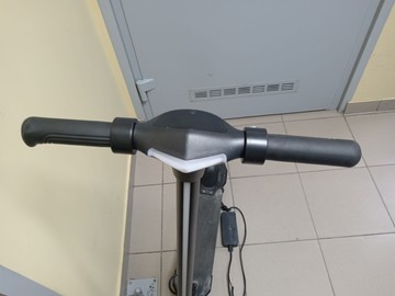 Б/в Самокат Giant es2 led max 01-201018276