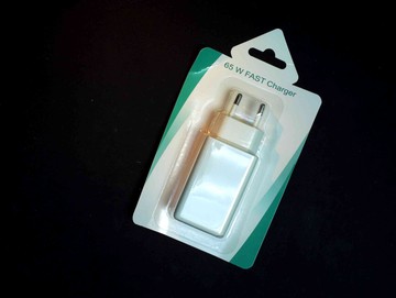 Б/в Універсальний блок живлення Fast Charger 65 w 01-201063683
