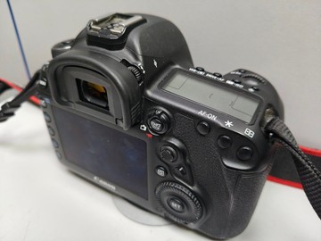 Б/в Фотоапарат Canon eos 5d mark iv body 01-201086372
