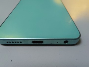 Б/в Мобільний телефон Infinix smart 8 x6525 4/64gb 01-201108489