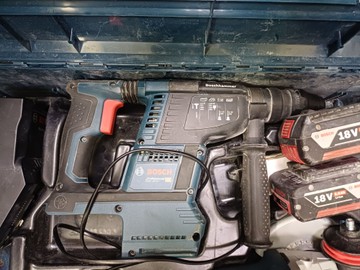 Б/в Набір інструментів Bosch gws 18v-10 pc/ gbh 18v-26 f/ 2акб 5ah зп кейс 01-201137511