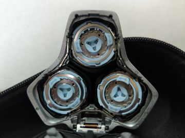 01-200632298: Philips shaver series 5000 s5889