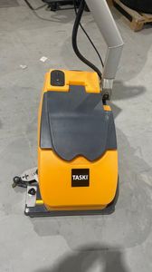 Б/у Підлогомиюча акумуляторна машина Taski swingo 350 01-200749704