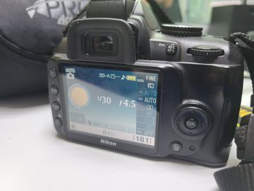 01-200775138: Nikon d3000 kit /af-s nikkor 18-55mm 1:3,5-5,6g vr dx