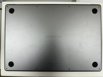 01-200785148: Apple macbook pro 16" 2023