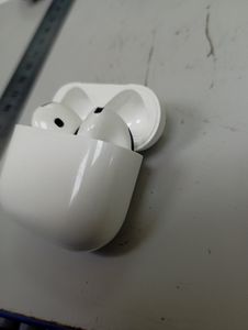 Б/в Навушники Apple airpods 4 with active noise cancellation 01-200802739