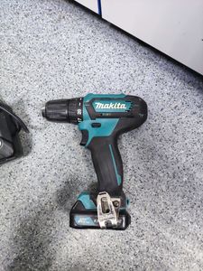 Б/в Шурупокрут Makita df333dwae 01-200804478