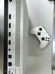 Б/у Игровая приставка Microsoft xbox one s 1tb 01-200815410