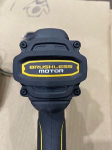 Б/у Шуруповерт Dewalt dcd805 + 1акб 2ah + зп 01-200832811