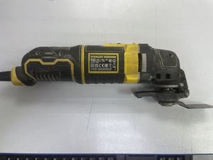 Б/у Многофункциональный инструмент Stanley fme650 + насадки 01-200833850