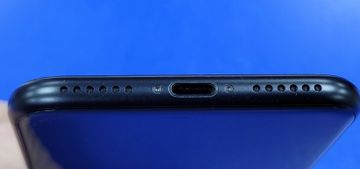 Б/в Мобільний телефон Apple iphone se 2020 64gb 01-200852077