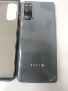Б/в Мобільний телефон Samsung galaxy s20 sm-g980f 8/128gb 01-200874514