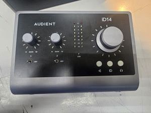 Б/в Аудіо інтерфейс Audient id14 mkii 01-200873243
