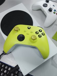 Б/у Игровая приставка Microsoft xbox series s 512gb 01-200911800