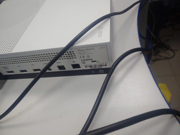 Б/у Игровая приставка Microsoft xbox one s 1tb 01-200925569