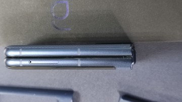 Б/в Мобільний телефон Motorola razr 60 8/256gb 01-200930603