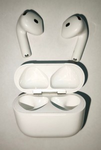 Б/в Навушники Apple airpods 4 with active noise cancellation 01-200975619