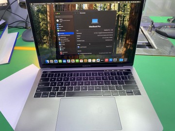 Б/у Ноутбук Apple macbook pro a1989 13,3" core i5 2,4ghz/ram8gb/ssd256gb/iris plus graphics 655 01-201027093