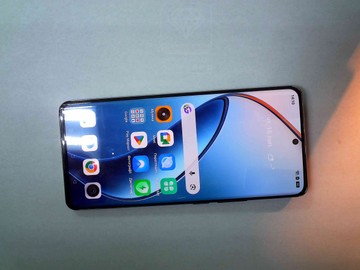 Б/в Мобільний телефон Realme 12 pro 5g 12/512gb 01-201035902