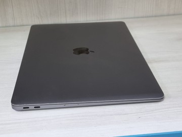 Б/у Ноутбук Apple macbook air a1932/13.3"/ core i5 1.6ghz/ram 8gb/ssd 128b/intel uhd grafics 617 01-201086620