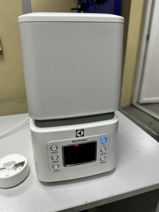 Б/в Зволожувач повітря Electrolux ehu-3510d 01-201096417