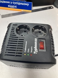 Б/в Стабілізатор напруги Defender avr typhoon 600 01-201110465