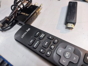 Б/в HD-медіаплеєр Year Sky ticket tv stick 01-201158862