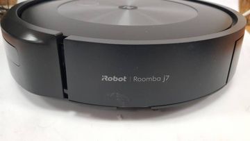 16-000254943: Iroomba j7