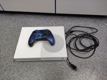 01-200582156: Microsoft xbox one s 1tb