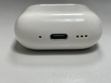01-200783669: Apple airpods 4 with active noise cancellation