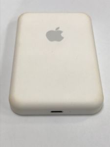 01-200794568: Apple magsafe battery pack a2384 1460mah